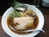 「生醤油ラーメン　+　味玉」@一刀流らーめんの写真