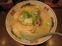 「翔竜麺（味玉付き）：850円」@東京屋台らーめん 翔竜 北千住駅前店の写真