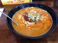 「太麺と絡む濃厚担々麺（大盛りサービス）800円」@味人の写真