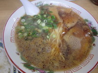 「ラーメン(680円)ライス大(50円)」@味億の写真