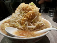 「【角ふじラーメン(中盛・300g・全増し)700円】→600」@麺処 湊生の写真