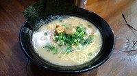 「ニンニクラーメン　バリカタ＋替え玉(750円)」@九州とんこつらーめん 武者がよか 日ノ出町店の写真