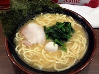 「ラーメン・並（６８０円）」@横浜家系ラーメン 壱角家 大宮東口店の写真