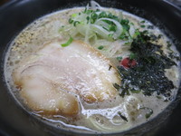 「平九郎ラーメン650円+1回目替玉無料+2回目替玉100円」@平九郎Rの写真