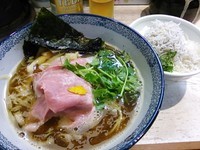 「【限定】煮干しそば750円＋しらすごはん300円」@中華そば 四つ葉の写真