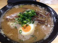 「豚骨ラーメン ハリガネ→替え玉粉おとし」@豚骨ラーメン 新井商店の写真