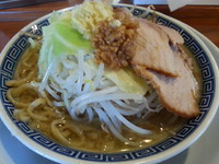 「にぼふじ(中盛・300g・ニンニク・生姜)750円→600円」@にぼ神 角ふじの写真