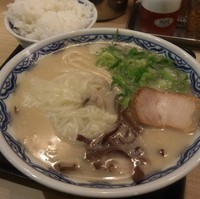 「わんたん麺 830えん」@由丸 八重洲仲通り店の写真