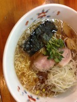 「醤油ラーメンネギトッピング」@支那そば 晴弘の写真