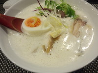 「鶏白湯（塩)（７５０円）」@Fine Tuned Ramen with Music Bee Hiveの写真