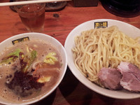 「辛辛濃菜つけ麺￥880＋大盛り￥100＋パクチー￥30」@濃菜麺 井の庄の写真