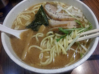 「濃厚中華そば大盛り＋チャーシュー」@中華そば 伝堂の写真