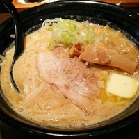 「味噌らーめん+バター」@魚らん坂 花小金井店の写真