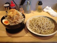 「どて辛つけ麺中盛りニンニク野菜増し」@どてちんの写真