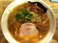 「烏賊干し鶏白湯醤油そば 780円」@新橋 纏の写真