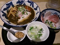 「《限定》黒味噌らうめん＋二種のﾁｬｰｼｭｰ」@つけ麺 たけもとの写真