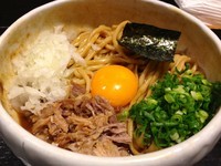 「和え豚そば・カレー＋生ビール」@俺の空 新宿店の写真