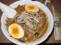 「冬味噌らーめん　800円＋双子の味玉　100円」@与ろゐ屋の写真