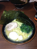 「普通ラーメン➕ノリ➕味付け玉子」@綱島商店の写真