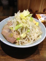 「さぶろうらーめん  ニンニク・ヤサイ多め」@郎郎郎の写真