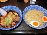 「肉ワンタンつけ麺580円＋麺中盛50円＋味玉80円」@肉厚わんたん麺と手作り焼売 ら麺亭 浅草支店の写真