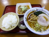 「パンチセット（800円）」@山田うどん食堂 ひたちなかインター店の写真