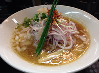 「手羽先白湯ラーメン」@麺のようじの写真