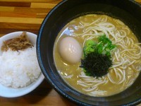 「かけらーめん雲丹絞り￥900＋味玉￥100＋プチごはん￥50」@鮮魚らーめん 五ノ神水産の写真