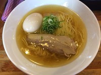 「淡麗鶏塩そば（700円）」@塩つけ麺 灯花の写真