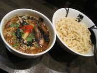 「カラシビつけ麺　850円」@カラシビ味噌らー麺・つけ麺 神田本店の写真