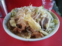 「ラーメン（麺少なめ、ヤサイ）￥600」@ラーメン二郎 三田本店の写真