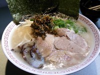 「屋台ラーメン700円＋おでん＋熱燗」@麺屋3200の写真