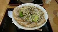 「らーめん+大豚」@ジャンクガレッジ イオンレイクタウンmori店の写真