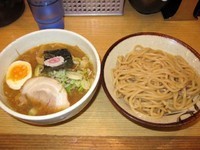 「特製もりそば小　680円＋温野菜　100円」@新橋 大勝軒の写真