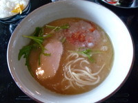 「鶏と豚のその間に無限の味が広がった（800円）」@俊麺なが田の写真