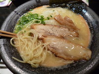 「煮出シ鶏骨醤油（780円）」@麺屋 鉄風 ミヤマチの写真