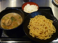 「つけ麺あつもり（太麺、大盛４００ｇ）７９０円＋サービスライス」@つけ麺中華そば 渕の写真