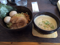 「特製辛つけ麺950円+ごはんおかわり自由・卵入れ放題150円」@麺屋 赤橙の写真