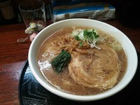 「自然洞ラーメン黒（大盛り無料）」@自然洞 麺舗の写真