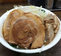 「雷そば(中盛700円)+豚1.5枚100円」@雷 北松戸本店の写真