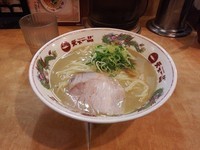 「こってり中華そば（特製スープ）」@天下一品 歌舞伎町店の写真