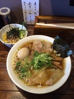 「幻六醤油ワンタンそば（大）&ハマグリ飯」@中華そば 幻六の写真