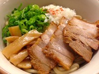 「俺あぶらそば＋モルツ中瓶」@俺とあぶら Select 神田支店給油所の写真