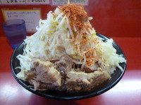 「辛いラーメン（野菜　唐辛子　しびれ少　タマネギＷ）ほぐし豚」@麺屋 桐龍の写真