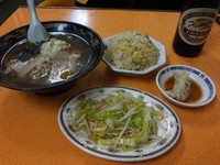 「Aセット　750円　（ラーメン・半炒飯・野菜炒め・水餃子）」@中華まるよしの写真