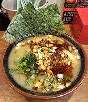 「黒にんにくラーメン\700」@濃厚豚骨ラーメン 竹三郎の写真