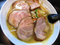 「味噌ワンタンチャーシューメン￥１，０００」@手打ちラーメン 月ヶ瀬支店の写真