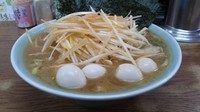 「ネギラーメン(麺硬め･味濃いめ)+うずら･海苔」@ラーメン壱六家 磯子本店の写真
