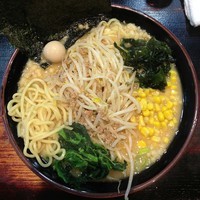 「とんこつ味噌ラーメン（中盛り）　￥８５０」@横浜とんこつらーめん 大黒家 勝どき店の写真