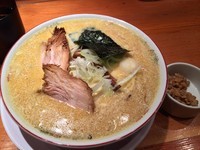 「味噌カレー牛乳ラーメン〈TV企画〉880円」@井関屋の写真